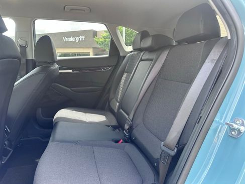 Used 2025 Kia Seltos S image 17