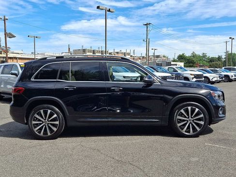 Used 2022 Mercedes-Benz GLB 250 4MATIC image 8