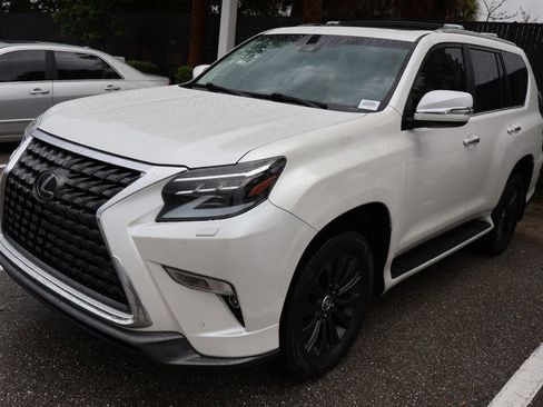 Used 2023 Lexus GX 460 Premium w/ Accessory Package AWD/4WD image 2
