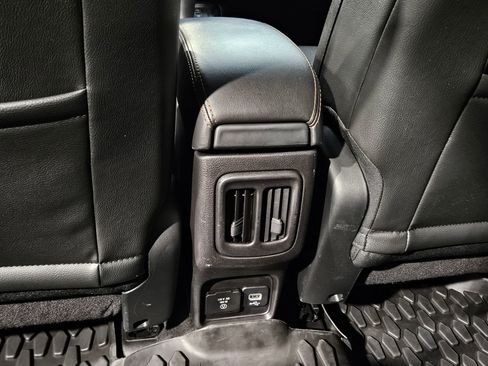 Used 2019 Jeep Compass Limited w/ Safety & Security Group image 36