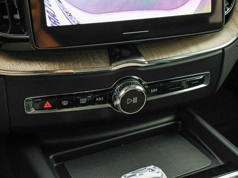 New 2026 Volvo XC60 B5 Plus w/ Climate Package PRO image 37