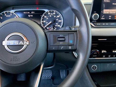 Used 2022 Nissan Rogue SV FWD image 25