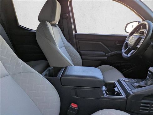 Certified 2025 Toyota Tacoma SR5 image 19