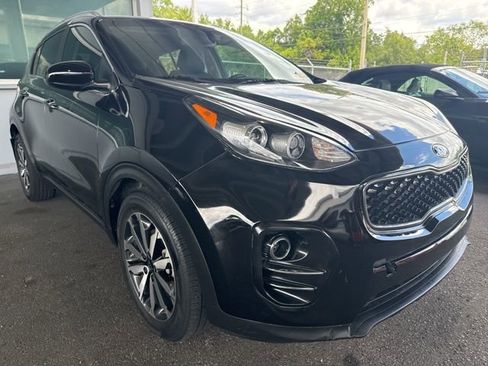 Used 2017 Kia Sportage EX image 4