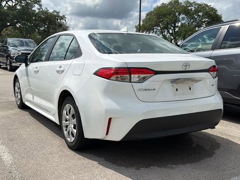 Used 2024 Toyota Corolla LE image 6