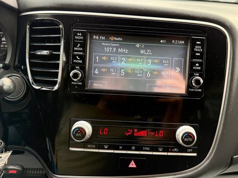 Used 2020 Mitsubishi Outlander ES FWD image 17