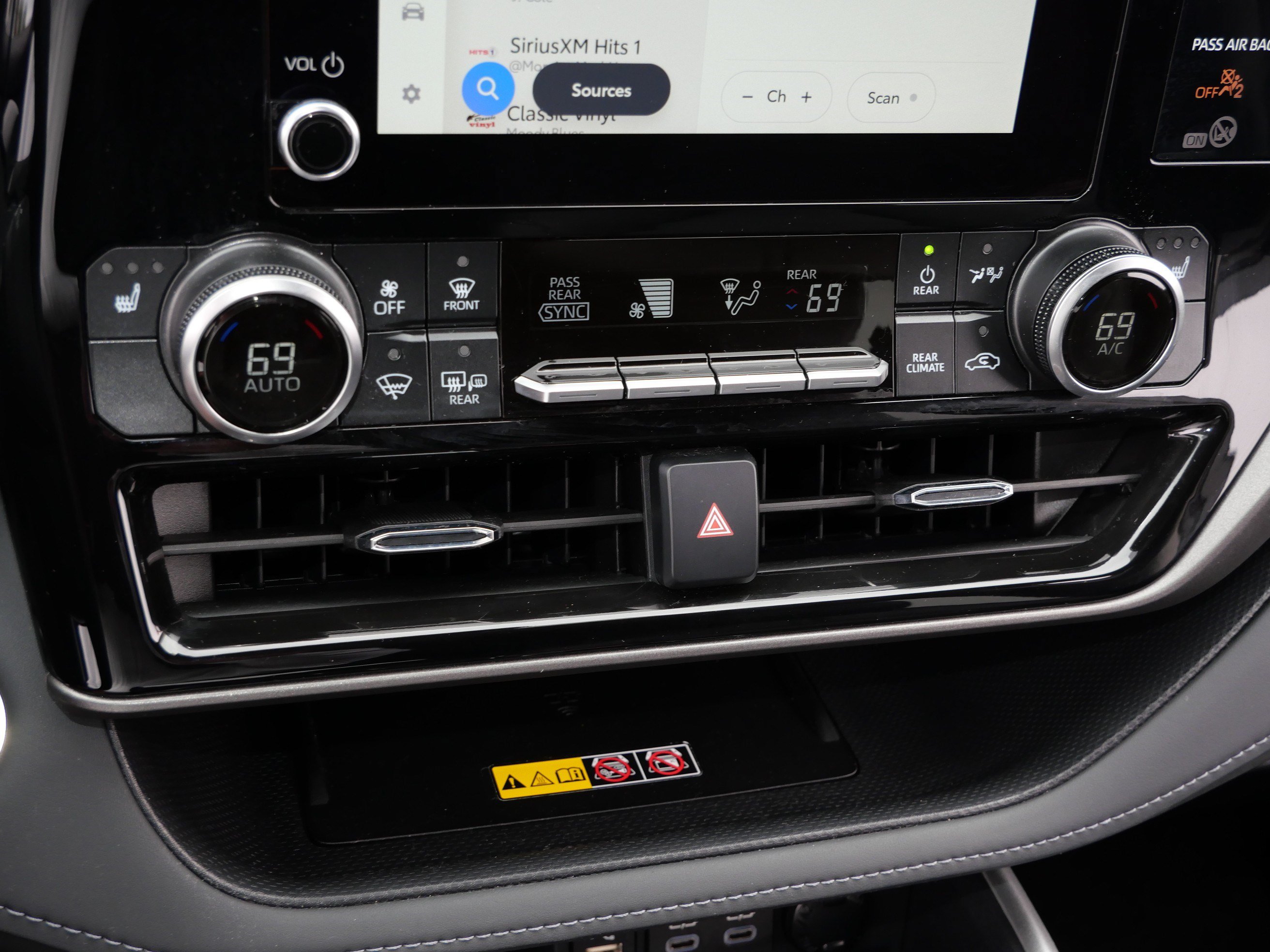 Certified 2026 Toyota Highlander XLE AWD/4WD image 23