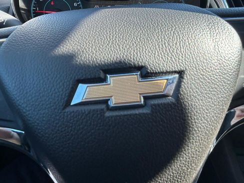 Used 2017 Chevrolet Cruze LT w/ Convenience Package image 20