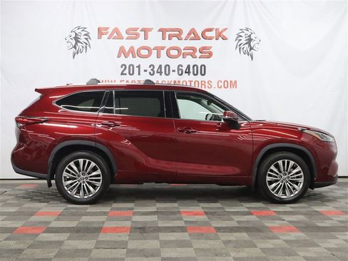Used 2022 Toyota Highlander Platinum AWD/4WD image 4