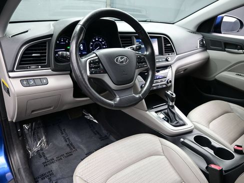 Used 2017 Hyundai Elantra Limited FWD image 11