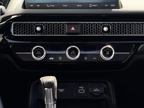 Used 2023 Honda Civic Sport image 19