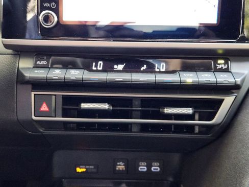 Used 2026 Toyota Camry LE w/ Convenience Package FWD image 18