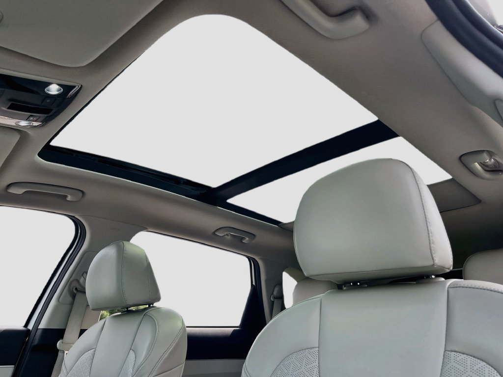 Used 2022 Kia Sorento EX w/ Panoramic Sunroof Package FWD image 22
