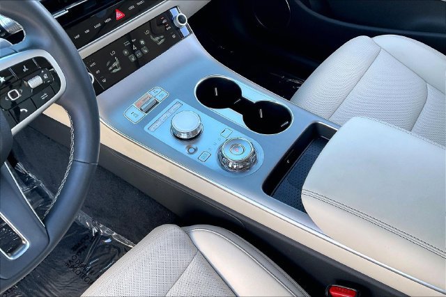 Certified 2026 Genesis GV70 2.5T Select AWD/4WD image 19