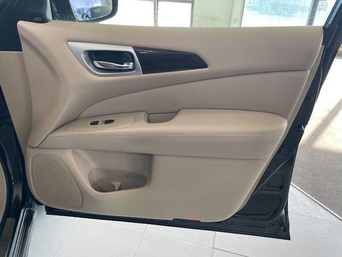 Used 2015 Nissan Pathfinder Platinum image 34