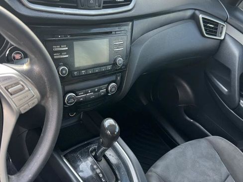Used 2015 Nissan Rogue SV FWD image 11