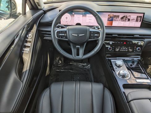 Used 2025 Genesis G80 2.5T image 12