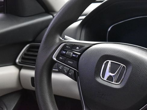 Used 2018 Honda Accord LX image 17