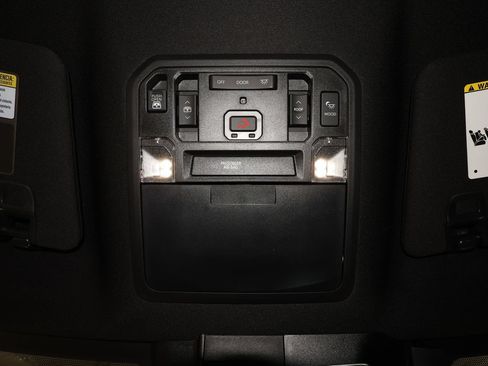 Used 2026 Toyota Tundra Platinum AWD/4WD image 32