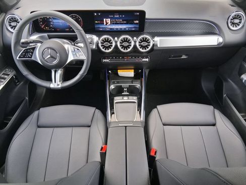 New 2026 Mercedes-Benz GLB 250 image 11