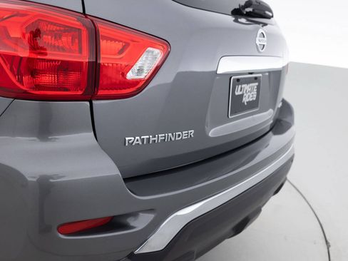 Used 2018 Nissan Pathfinder S AWD/4WD image 16