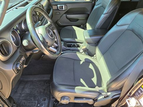 Used 2021 Jeep Gladiator Sport AWD/4WD image 6