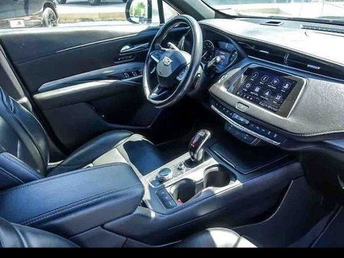 Certified 2023 Cadillac XT4 Premium Luxury AWD/4WD image 29