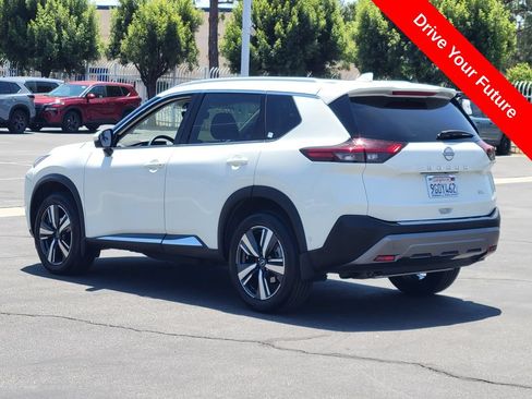 Used 2023 Nissan Rogue SL w/ SL Premium Package FWD image 3