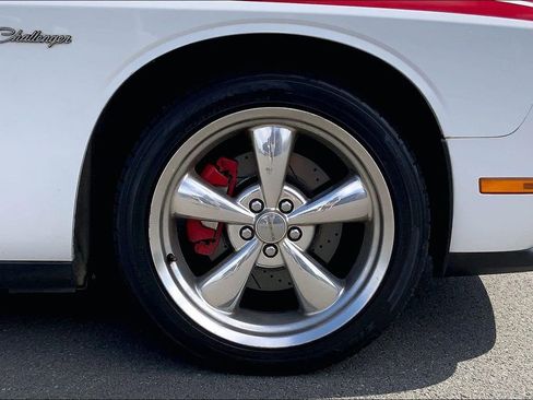 Used 2011 Dodge Challenger R/T RWD image 9