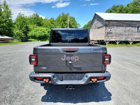 Used 2024 Jeep Gladiator Mojave w/ Convenience Group AWD/4WD image 17