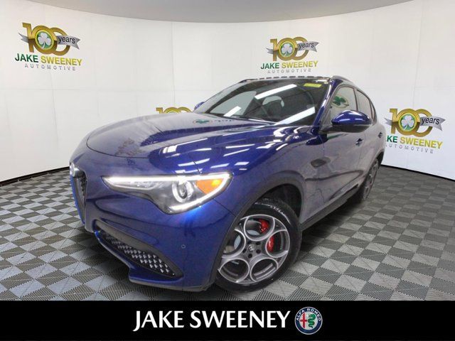 Used 2022 Alfa Romeo Stelvio Sprint AWD/4WD image 4
