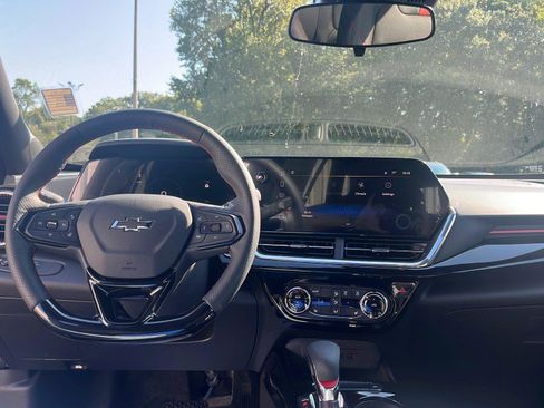 New 2025 Chevrolet Trax RS w/ Driver Confidence Package image 20