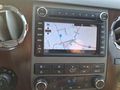 Used 2011 Ford F250 Lariat w/ Lariat Interior Pkg AWD/4WD image 21