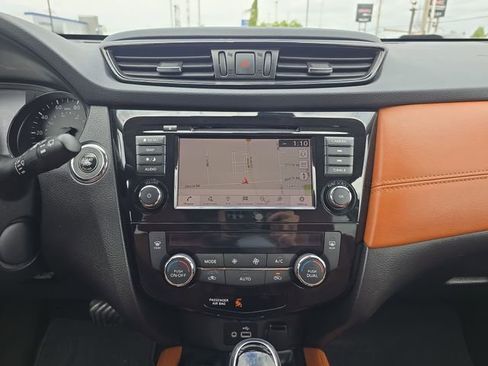 Used 2018 Nissan Rogue SL w/ Premium Package AWD/4WD image 22