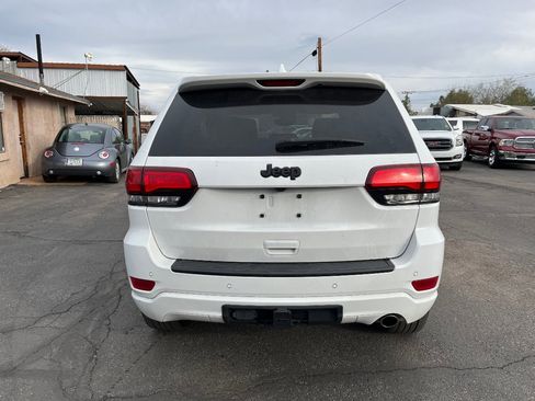 Used 2021 Jeep Grand Cherokee Laredo X image 4