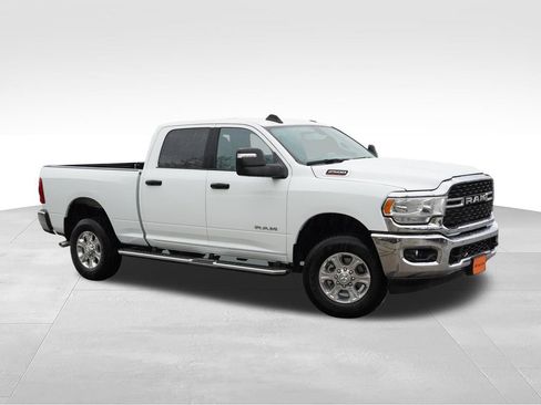 Used 2024 RAM 2500 Big Horn w/ Protection Group AWD/4WD image 2