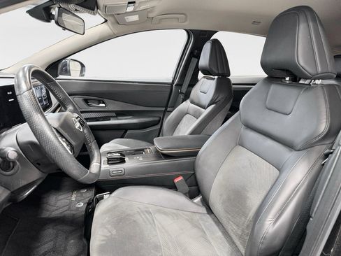 Used 2024 Nissan Ariya AWD image 18