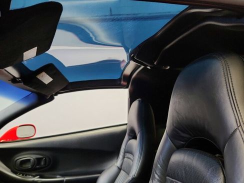 Used 2002 Chevrolet Corvette Coupe w/ Preferred Equipment Group2 image 21