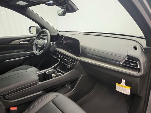 New 2026 Chevrolet Traverse LT w/ Driver Confidence Package FWD image 38