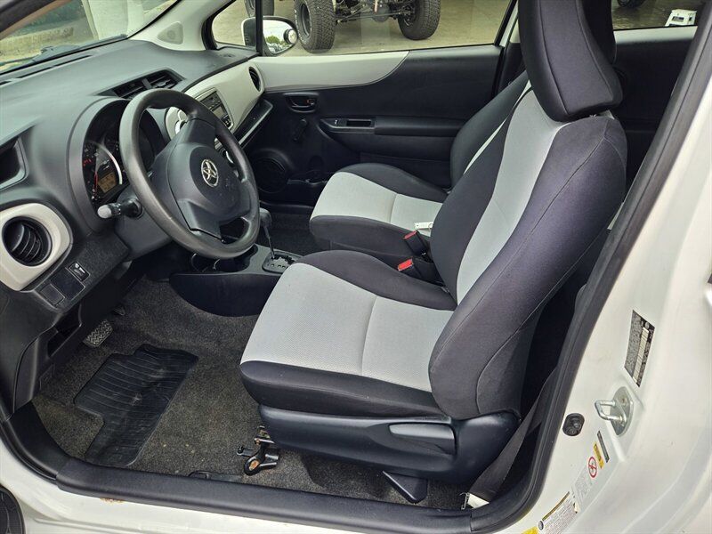 Used 2013 Toyota Yaris L FWD image 12