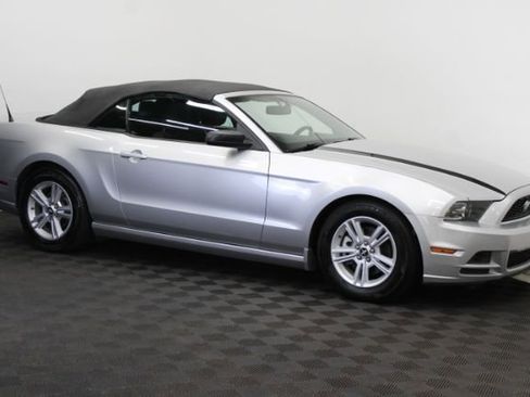 Used 2014 Ford Mustang Convertible w/ Equipment Group 102A RWD image 4