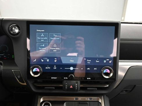 Used 2024 Lexus GX 550 image 23