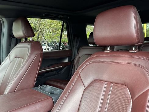 Used 2023 Ford Expedition Limited image 43