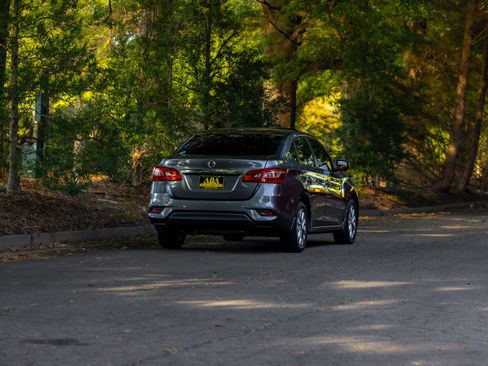 Used 2018 Nissan Sentra SV w/ Premium Package (P01) FWD image 43