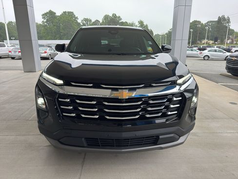 Used 2025 Chevrolet Equinox LT FWD image 2