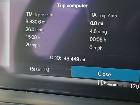 Certified 2023 Volvo XC40 B5 Plus w/ Driver Assist Package image 21