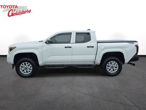 Used 2024 Toyota Tacoma SR AWD/4WD image 8