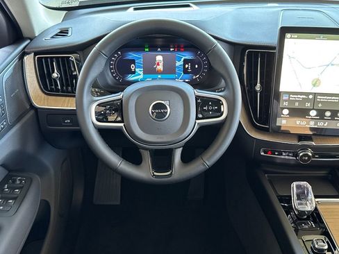 New 2026 Volvo XC60 B5 Ultra w/ Climate Package PRO image 13