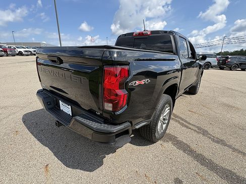 Used 2024 Chevrolet Colorado LT w/ LT Convenience Package AWD/4WD image 5