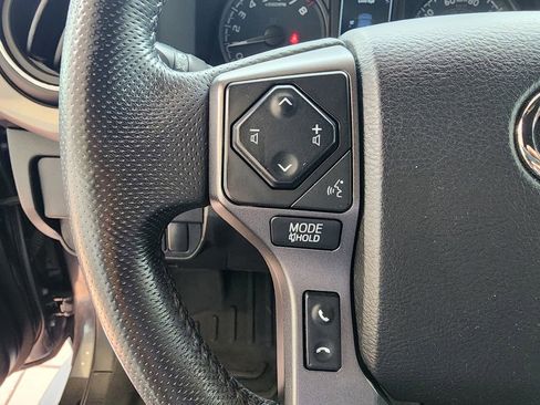 Used 2021 Toyota Tacoma TRD Off-Road w/ Technology Package AWD/4WD image 19
